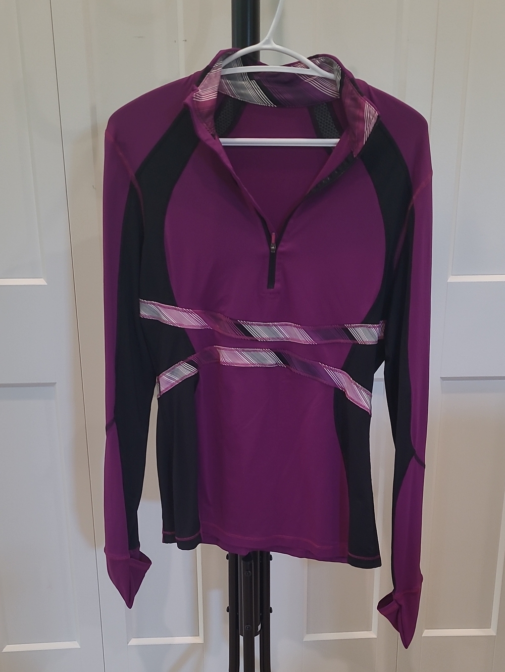 lululemon athletica Run Hills  Purple and Black Long-Sleeve Half-Zip Top